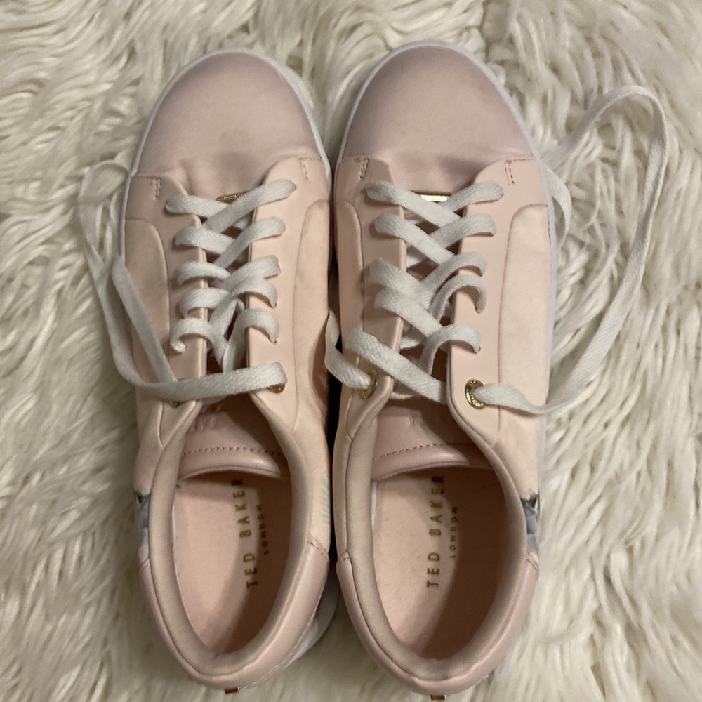 Ted Baker Lylas Snickers size 8 used but in very good condition see all photos - Picture 9 of 12